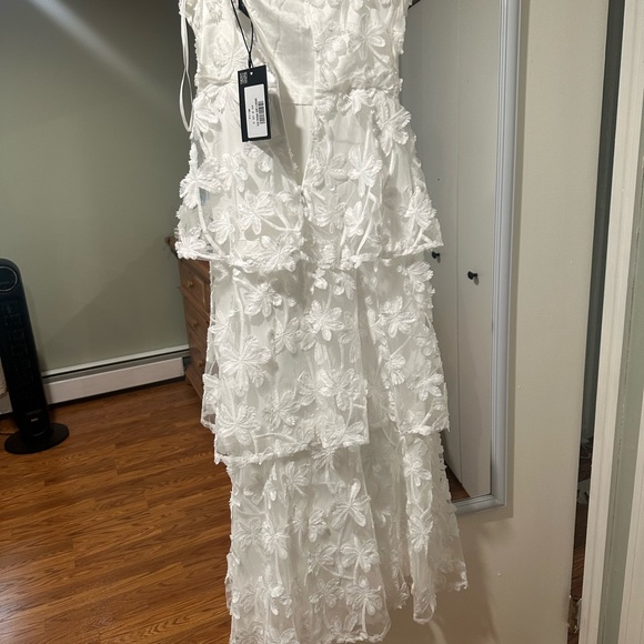 Selfie Leslie Dori Floral Embellished Maxi Dress White - Picture 5 of 6